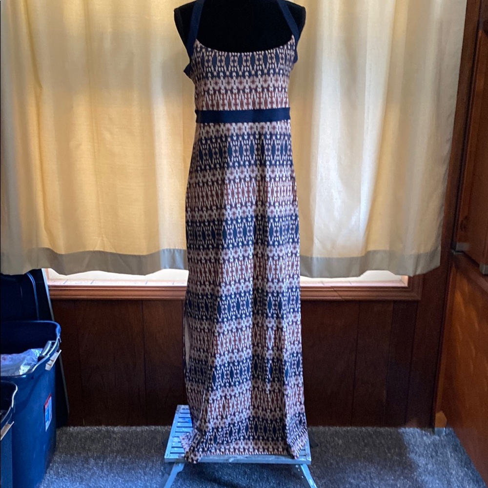 Elegant Navy and Cream Maxi Dress